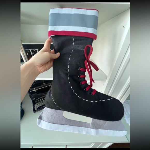 CHAPTERS INDIGO Hockey skates CHRISTMAS Stockings Decorative Like New 19” - Picture 4 of 5